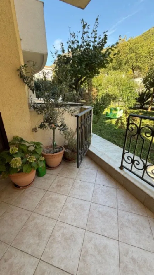 Sale, two bedroom apartment, 68m², Podmaine, Budva