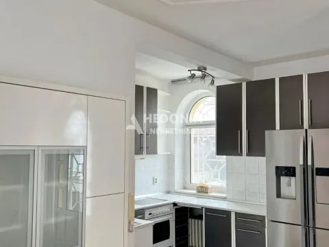 Izdavanje, četvorosoban stan, 135m², Savski Venac, Beograd - image 5