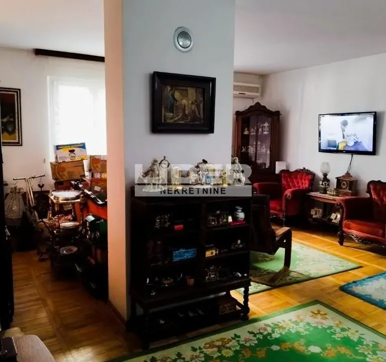 Prodaja, trosoban stan, 76m², Voždovac Sve Podlokacije, Beograd