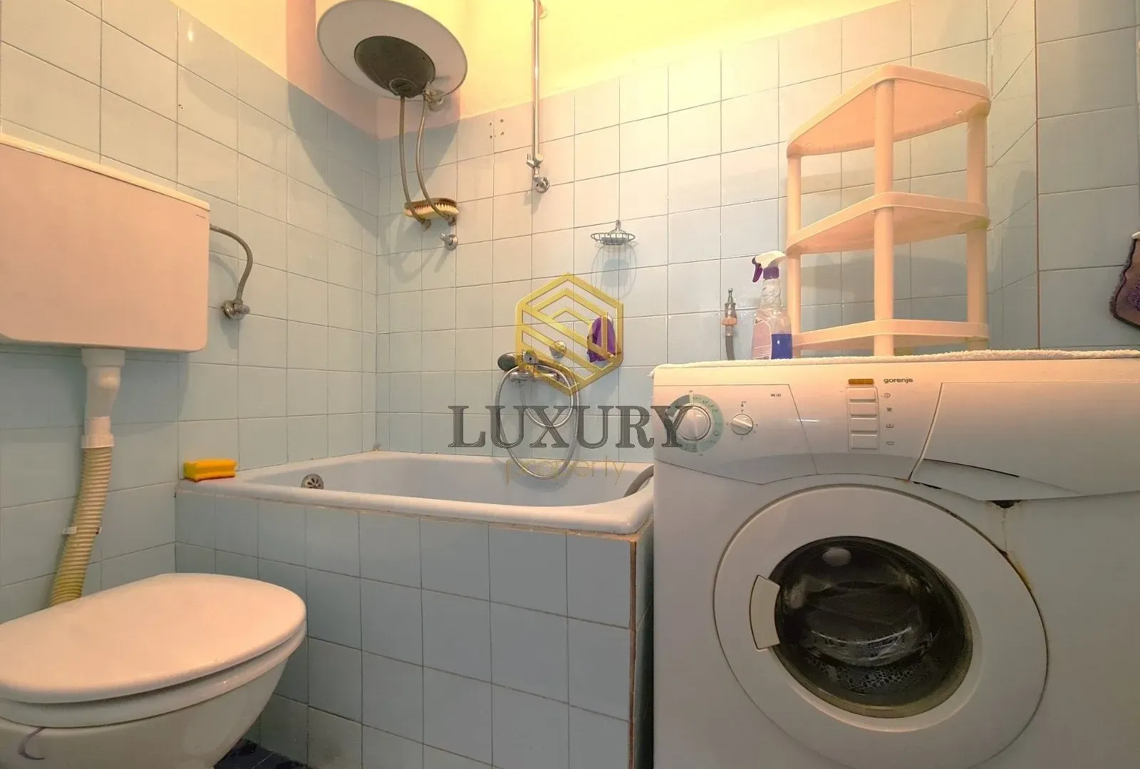 Izdavanje, jednosoban stan, 65m², Tološi, Podgorica