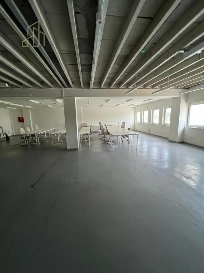 Rent, office space, 2000m², Voždovac Sve Podlokacije, Beograd