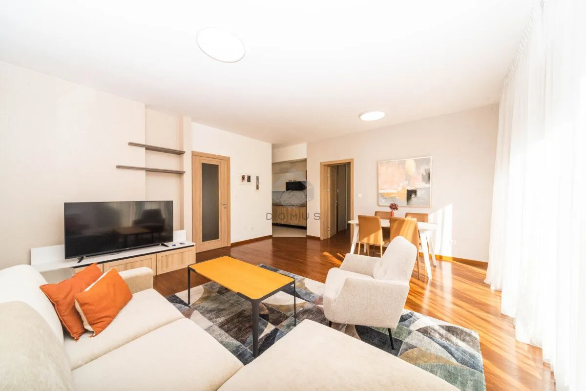 Izdavanje, četvorosoban stan, 127m², Master Kvart, Podgorica