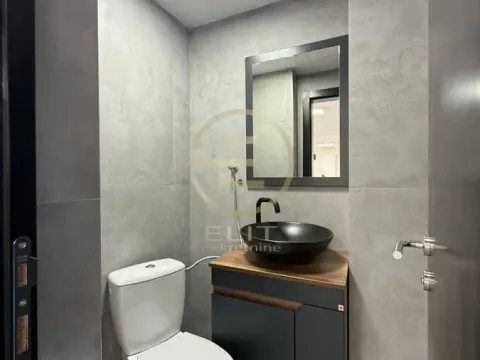 Izdavanje, poslovni prostor, 349m², Bulevar patrijarha Pavla, Novi Sad Sve Podlokacije - image 11