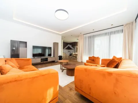 Rent, house, 225m², Gornja Gorica, Podgorica - image 9