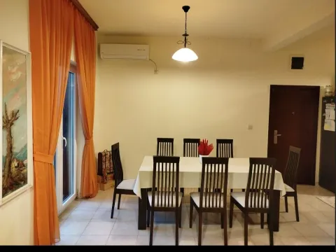 Izdavanje, jednosoban stan, 60m², Đenovići, Herceg Novi - image 4