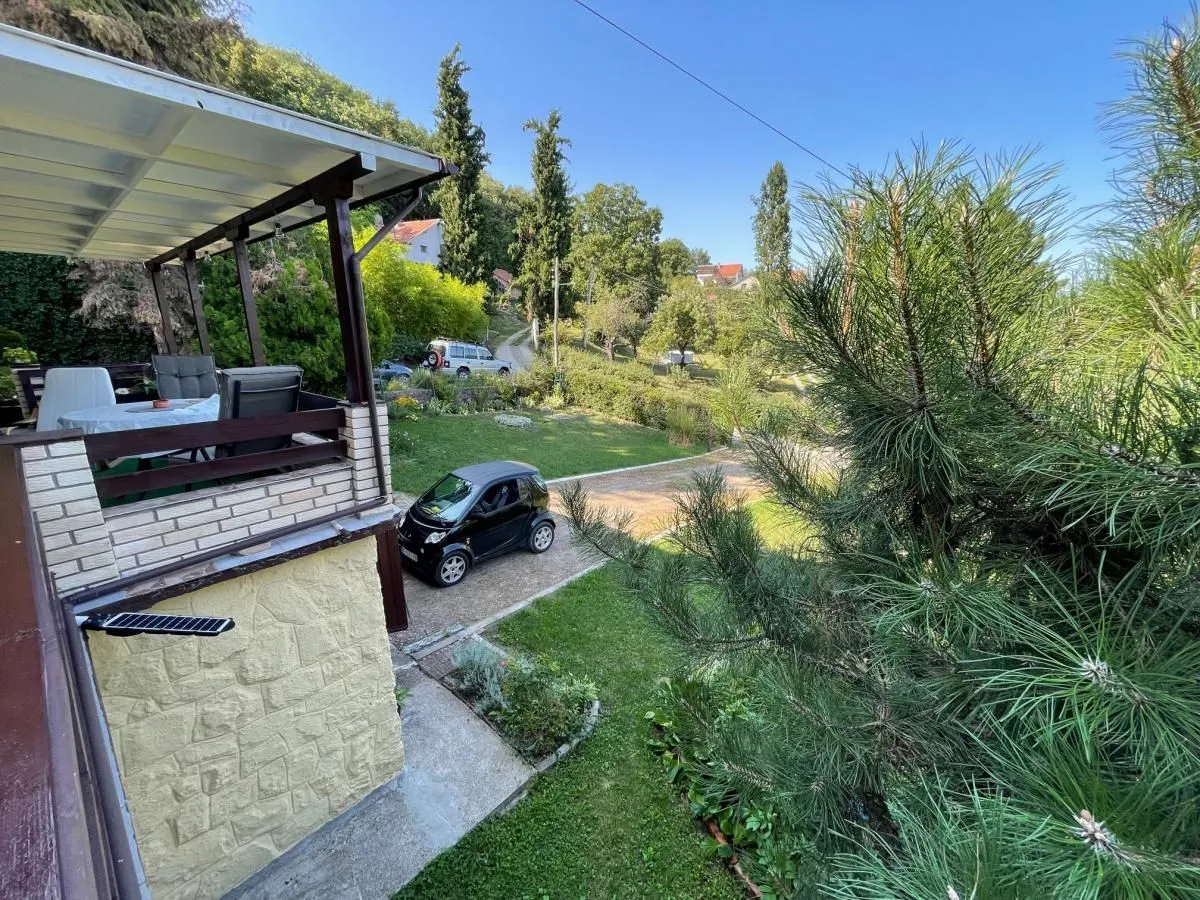 Prodaja, kuća, 172m², Rakovac, Novi Sad Sve Podlokacije