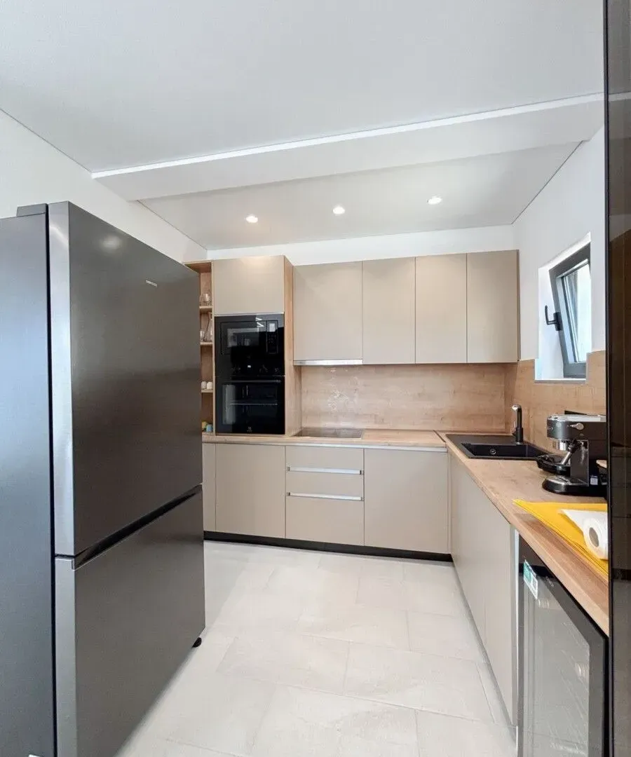 Rent, house, 330m², Centar, Tivat