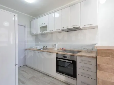 Rent, two bedroom apartment, 75m², Tivat, Crna Gora - image 4