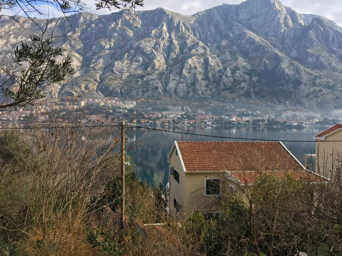 Prodaja, plac, 1600m², Muo, Kotor