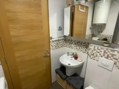 Izdavanje, jednosoban stan, 52m², City Kvart, Podgorica - image 8