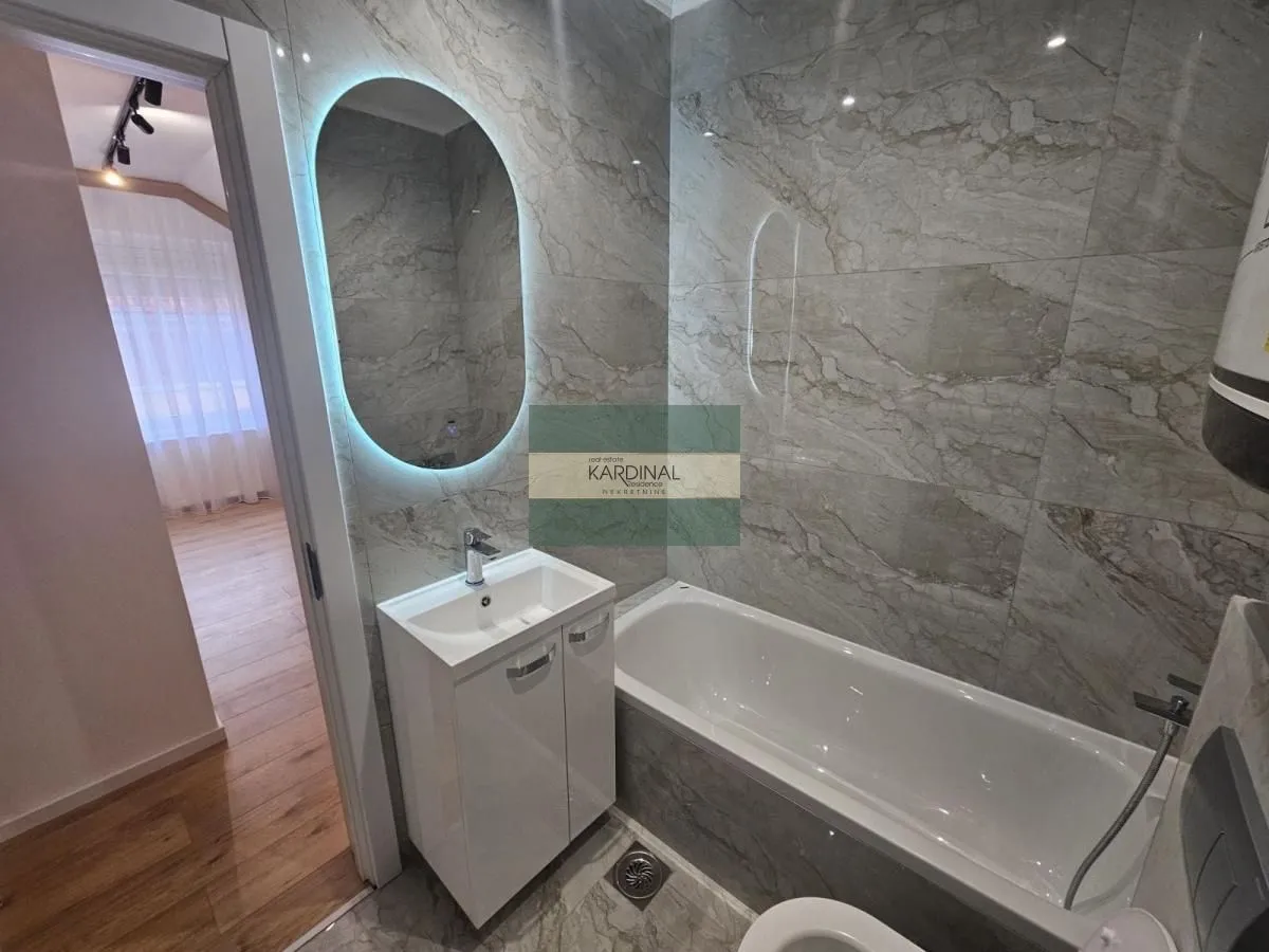 Prodaja, trosoban stan, 58m², Centar, Novi Sad