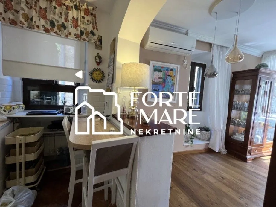Prodaja, trosoban stan, 97m², Kotor, Crna Gora