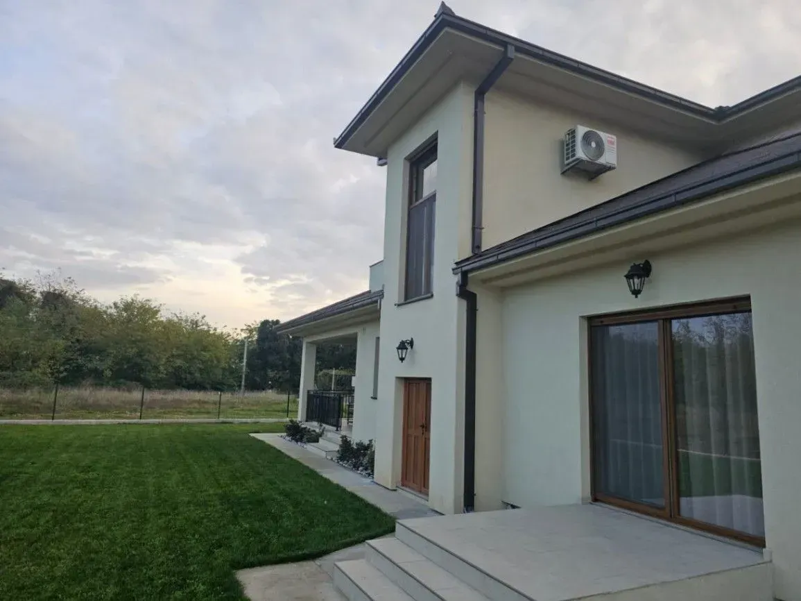 Prodaja, kuća, 212m², Tološi, Podgorica