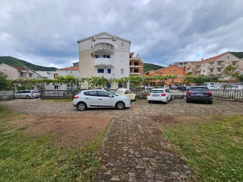 Izdavanje, dvosoban stan, 57m², Budva, Crna Gora - image 23