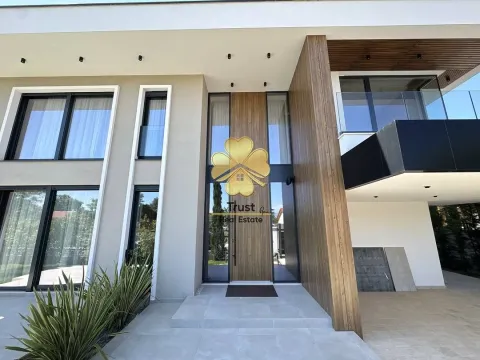 Izdavanje, kuća, 230m², Gornja Gorica, Podgorica - image 2