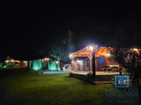 Prodaja, kuća, 228m², Velike Pčelice, Kragujevac - image 14