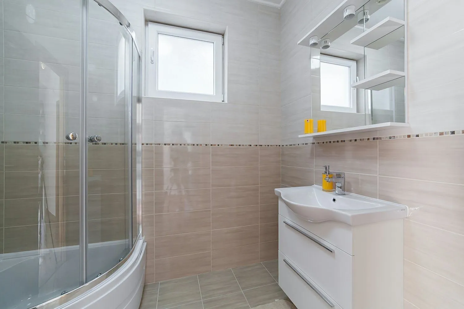 Prodaja, jednosoban stan, 62m², Kamenari, Herceg Novi