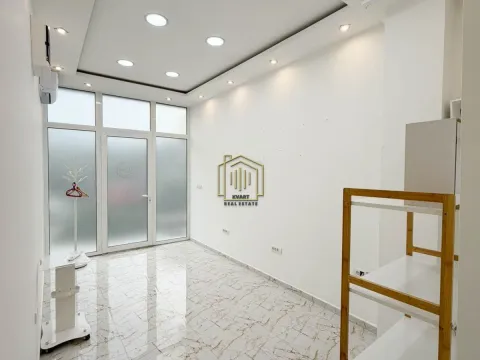 Izdavanje, poslovni prostor, 18m², Podgorica, Crna Gora - image 1