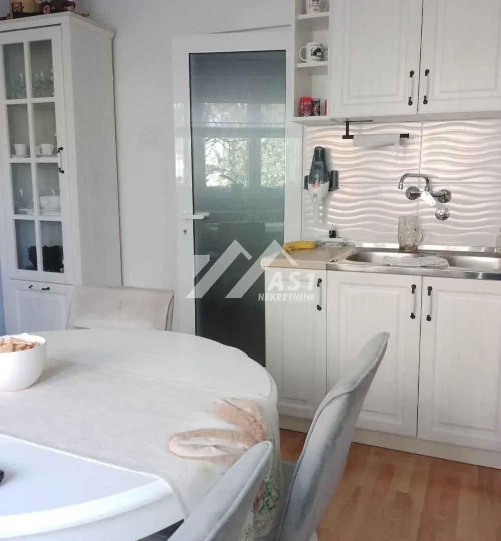 Prodaja, jednosoban stan, 35m², Detelinara, Novi Sad Sve Podlokacije