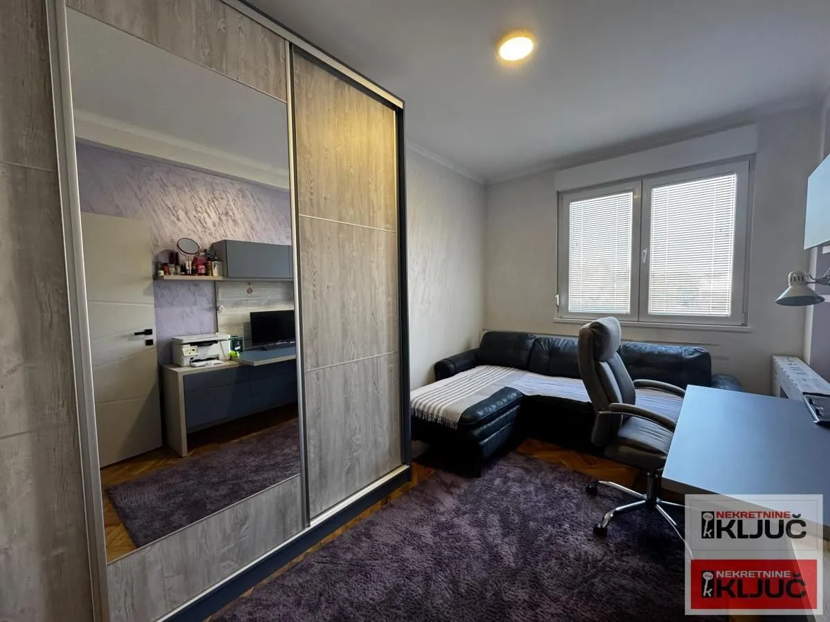 Prodaja, trosoban stan, 68m², Centar, Novi Sad