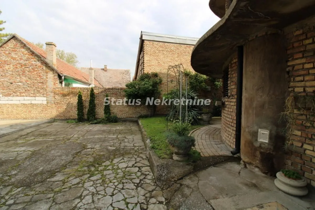 Prodaja, kuća, 416m², Sremska Mitrovica, Srbija