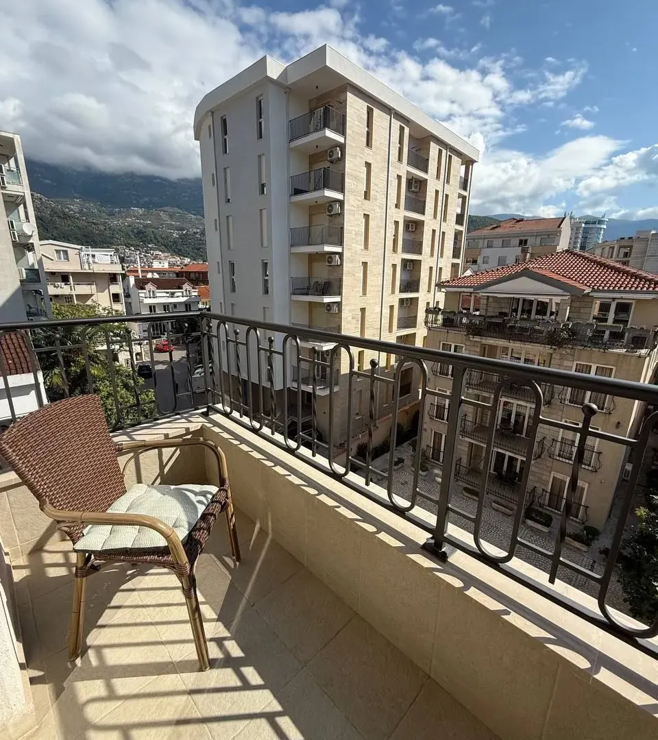 Rent, two bedroom apartment, 74m², Centar, Budva