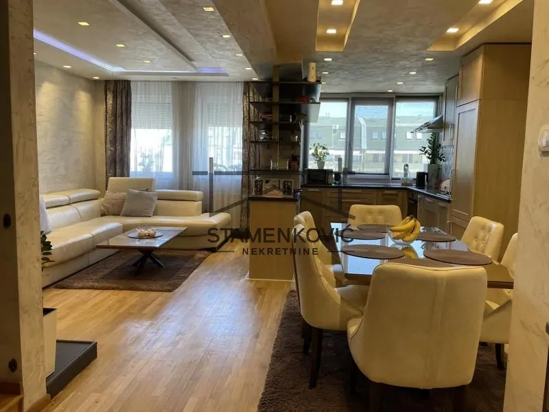 Sale, four bedroom apartment, 105m², Bulevar patrijarha Pavla, Novi Sad Sve Podlokacije