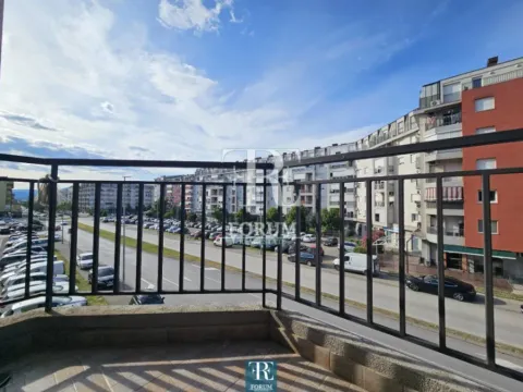 Izdavanje, trosoban stan, 86m², Stari Aerodrom, Podgorica - image 13