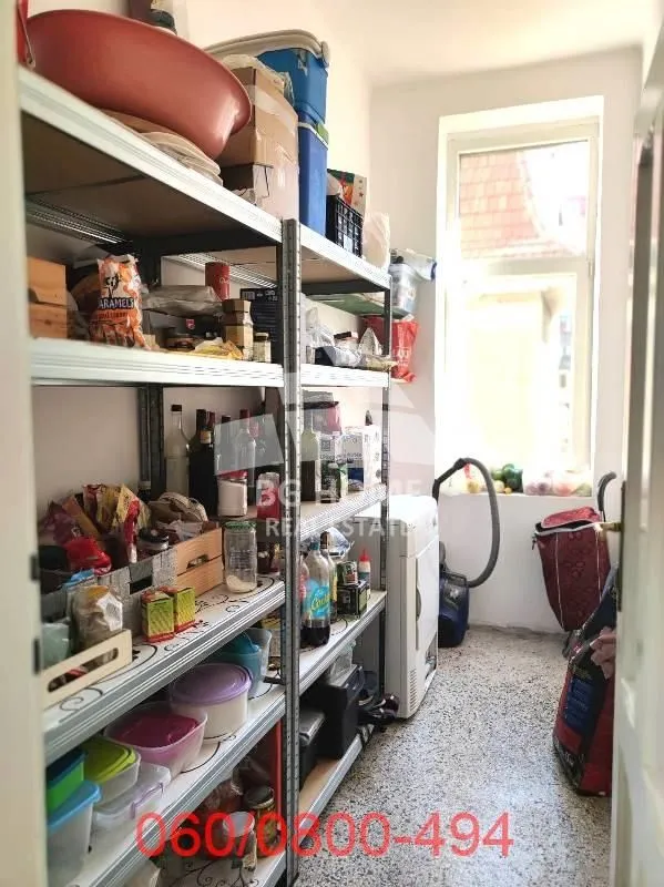 Prodaja, četvorosoban stan, 110m², Klinički Centar, Beograd