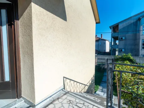 Izdavanje, trosoban stan, 110m², Gornja Gorica, Podgorica - image 7