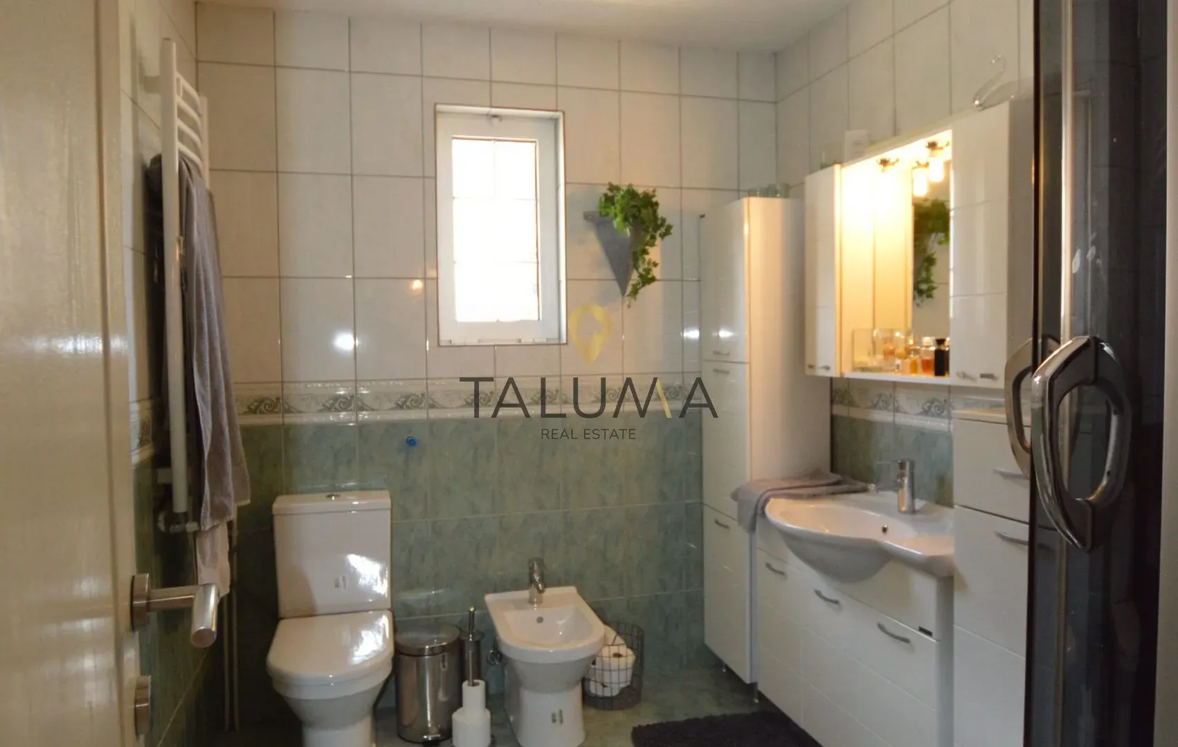 Sale, house, 350m², Dahna, Podgorica