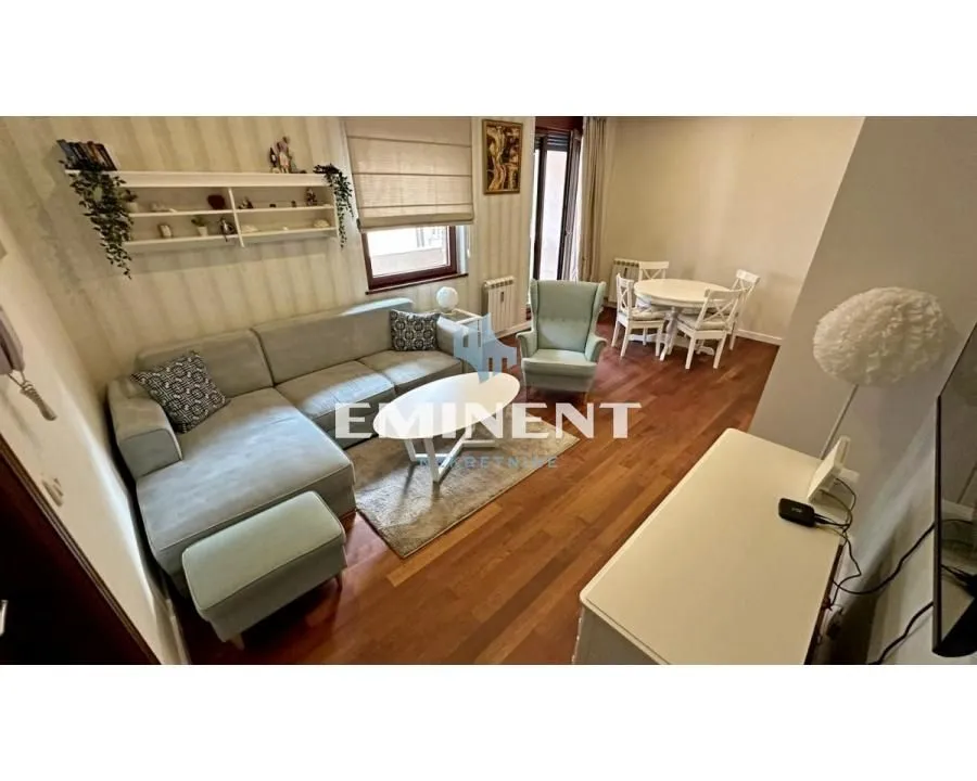 Izdavanje, dvosoban stan, 64m², Vračar Hram, Vračar Sve Podlokacije