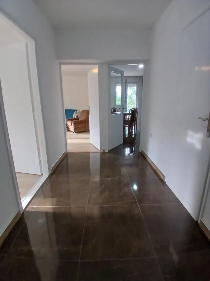Izdavanje, dvosoban stan, 58m², Vašarište, Jagodina