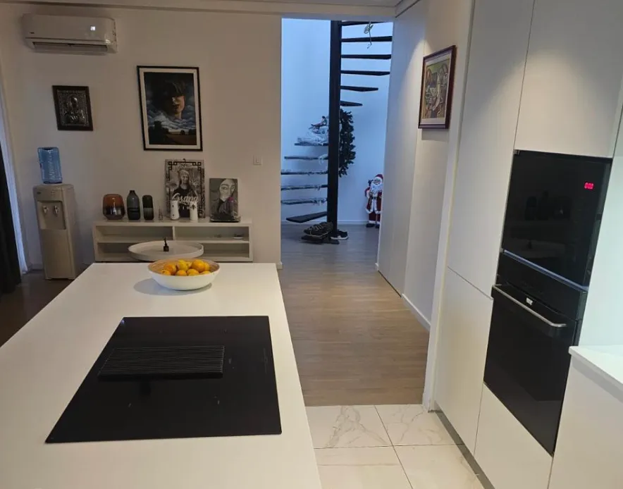 Prodaja, trosoban stan, 262m², Budva, Crna Gora