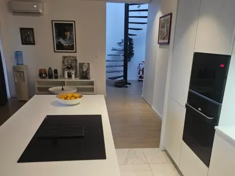Prodaja, trosoban stan, 262m², Budva, Crna Gora - image 10