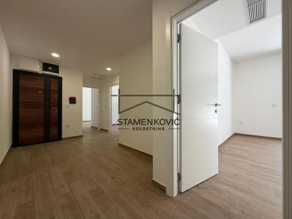 Prodaja, trosoban stan, 89m², Petrovaradin, Novi Sad