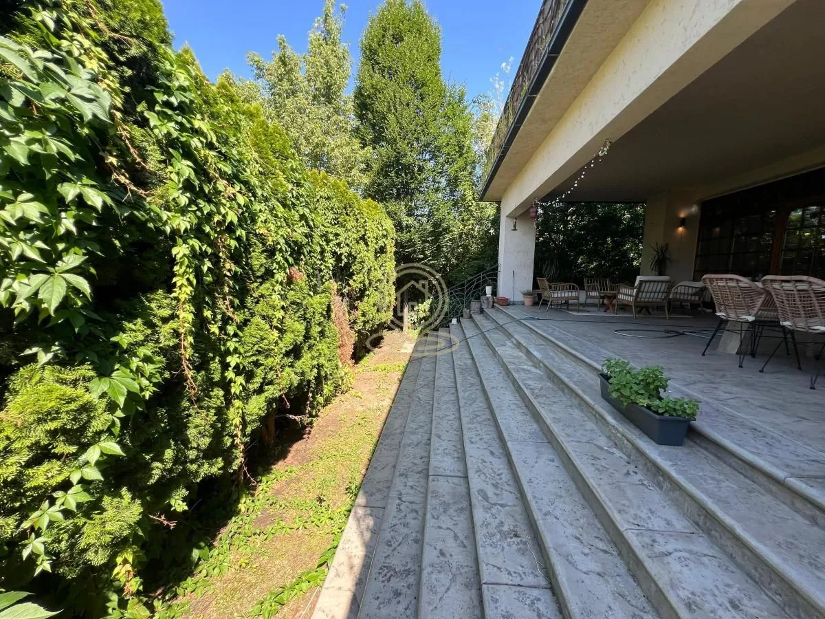 Izdavanje, stan, 220m², Savski Venac, Beograd