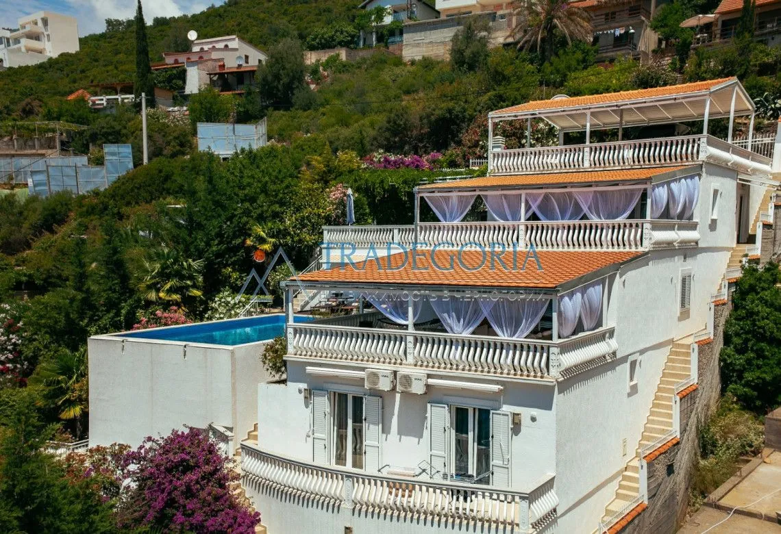 Prodaja, kuća, 265m², Dobra Voda, Bar