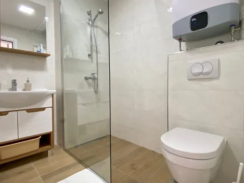 Izdavanje, stan, 24m², Centar, Budva - image 5