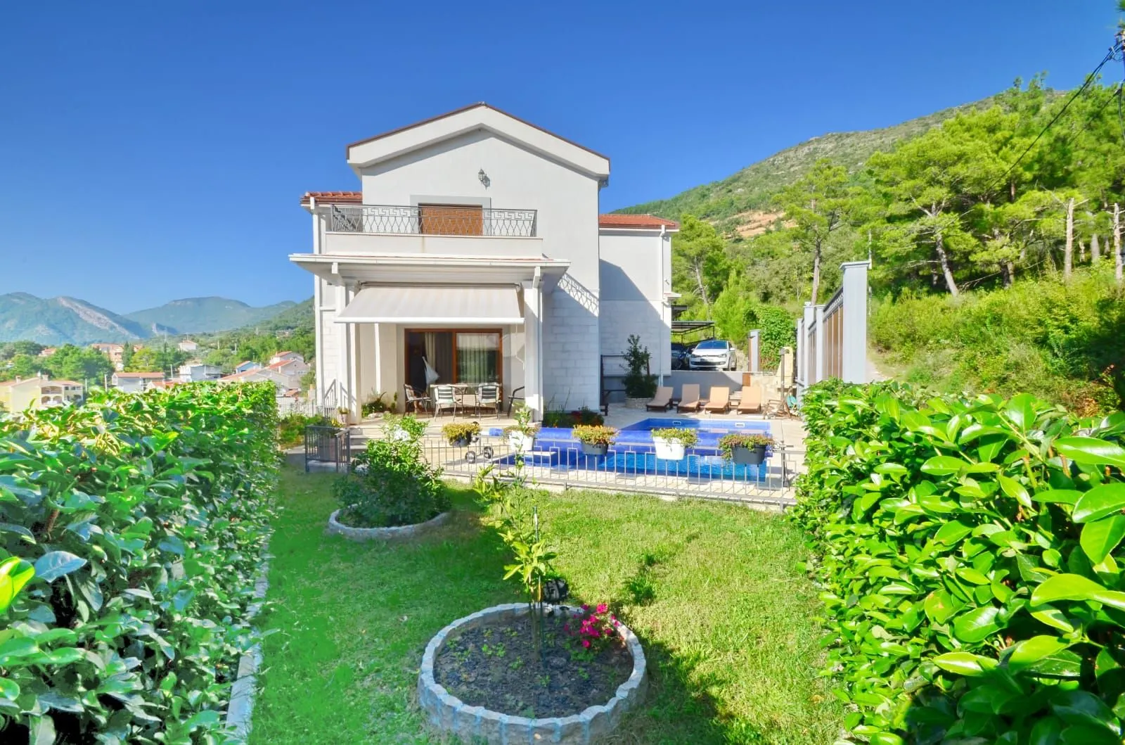 Rent, house, 212m², Kavač, Kotor