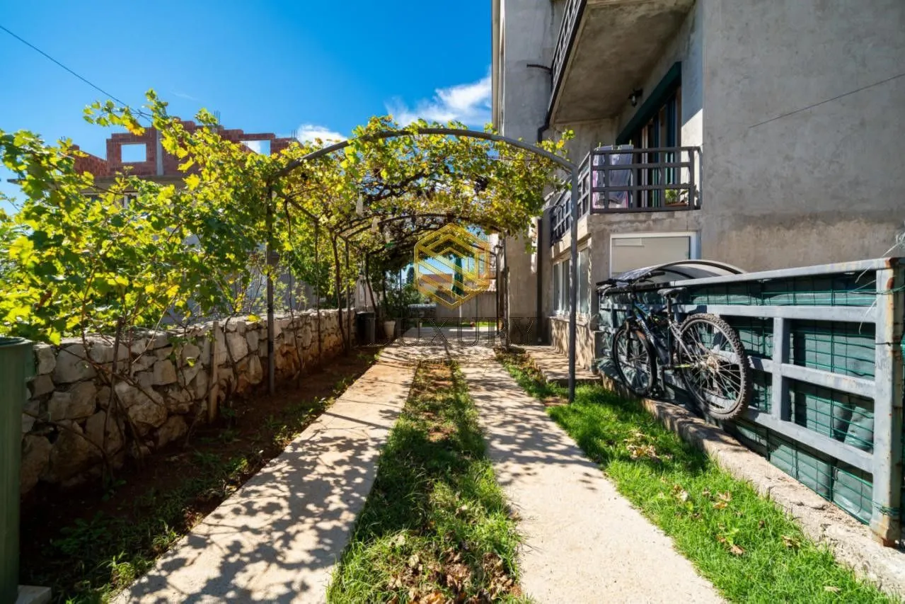 Rent, three bedroom apartment, 106m², 1 maj, Podgorica
