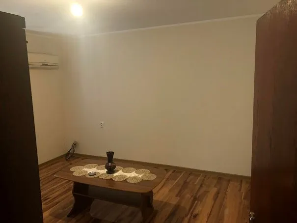 Izdavanje, kuća, 200m², Voždovac Sve Podlokacije, Beograd