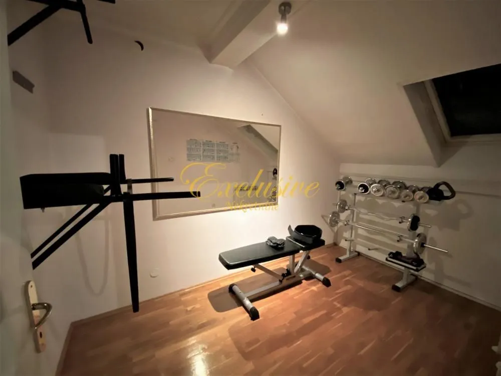 Sale, house, 365m², Čukarica, Beograd