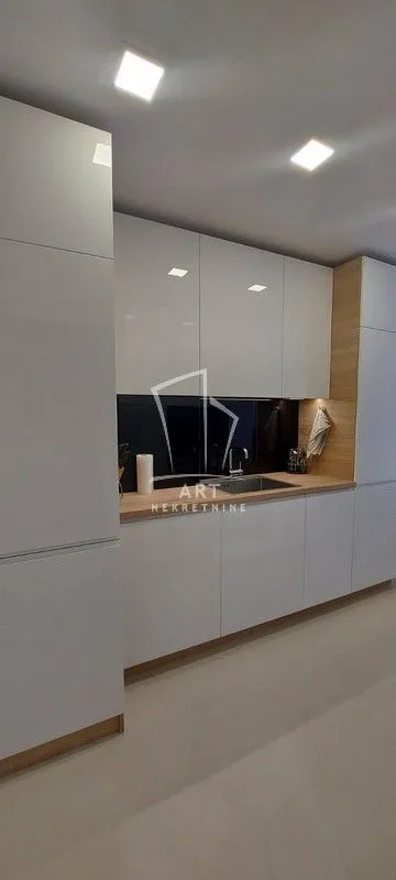 Sale, two bedroom apartment, 61m², Kanarevo Brdo, Beograd