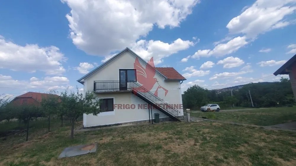 Prodaja, kuća, 280m², Centar, Topola
