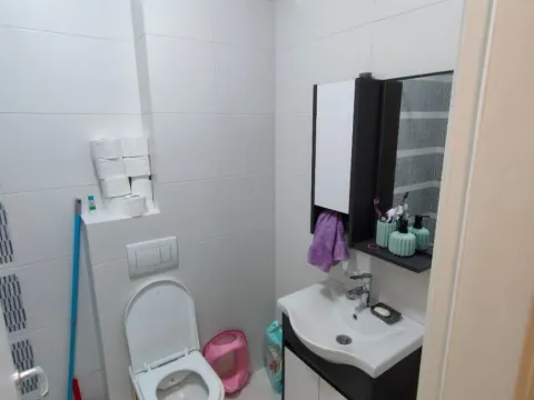 Izdavanje, dvosoban stan, 55m², Stari Aerodrom, Podgorica - image 6