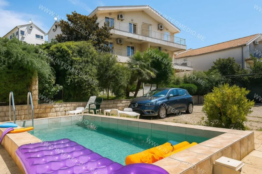 Prodaja, dvosoban stan, 68m², Đenovići, Herceg Novi