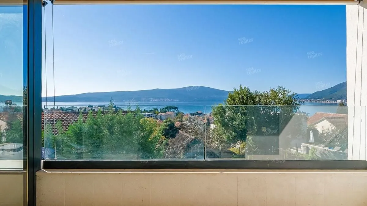 Prodaja, dvosoban stan, 100m², Tivat, Crna Gora