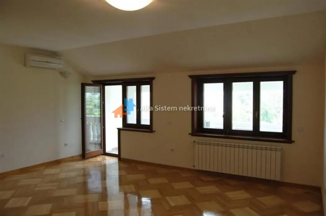 Izdavanje, stan, 300m², Savski Venac, Beograd