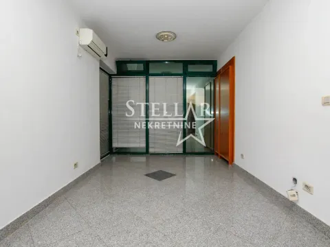 Rent, office space, 53m², Pobrežje, Podgorica - image 3